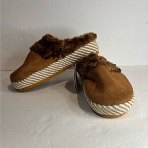 Oncai slippers with rubber soles